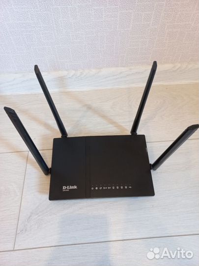 Роутер D-Link DIR-825