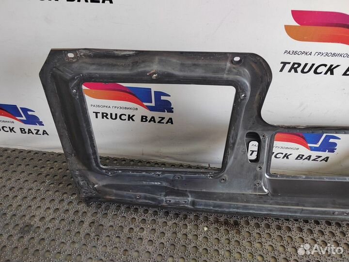 Передняя панель кабины