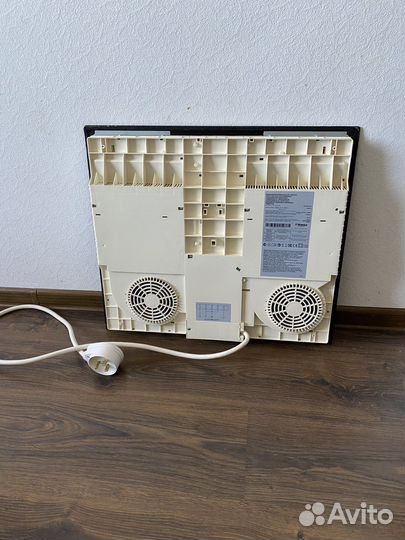 Индукционная варочная панель Hansa BHI68312