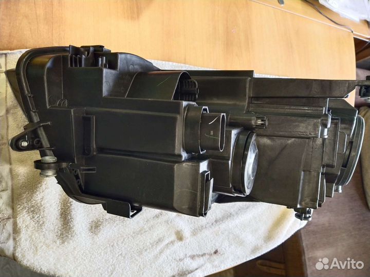 Фара. Левая. Тигуан