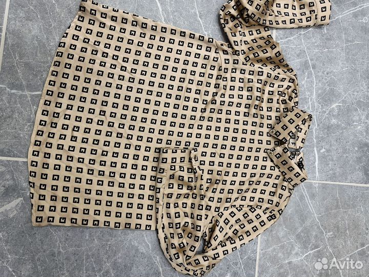 Брюки клеш от колена и блузка