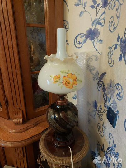 Лампа настольная прикроватная