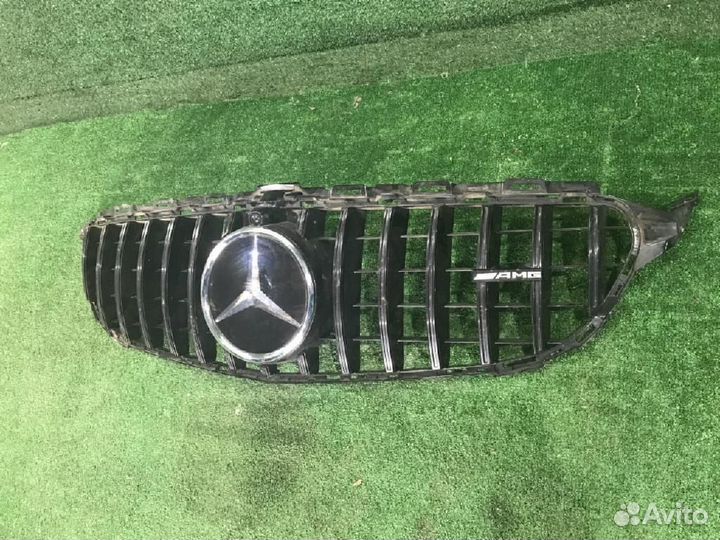 Решетка радиатора Mercedes-Benz C-Class