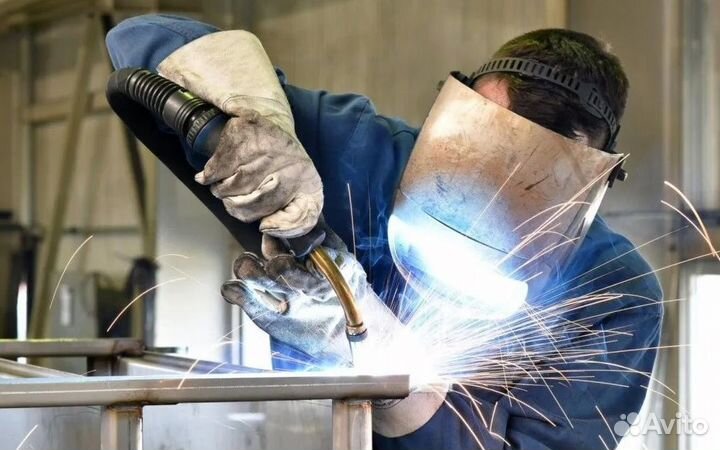 Газорезчик на завод в Челябинск, вахта, жилье