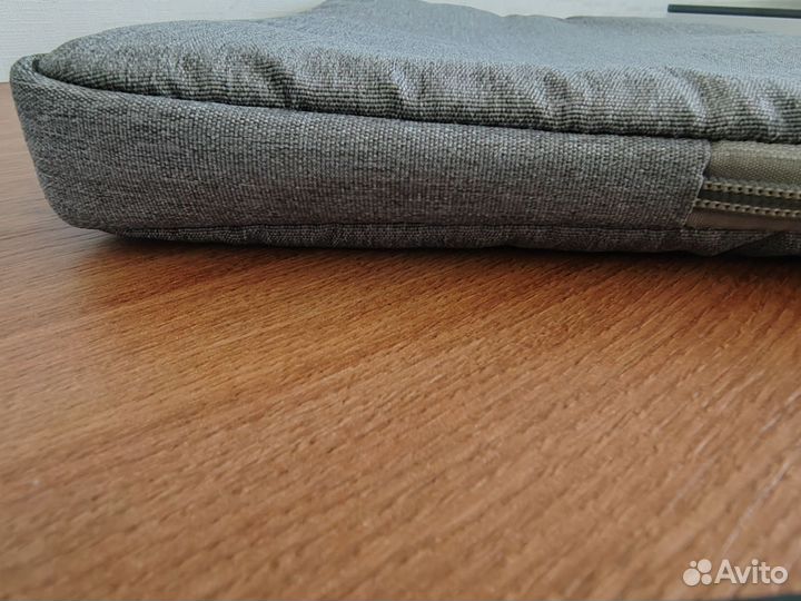 Чехол RivaCase для ноутбуков, планшетов 15,6