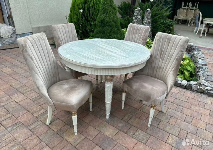 Стол со стульями для кухни от BeZass