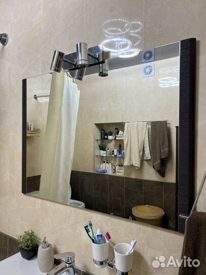 Зеркало настенное