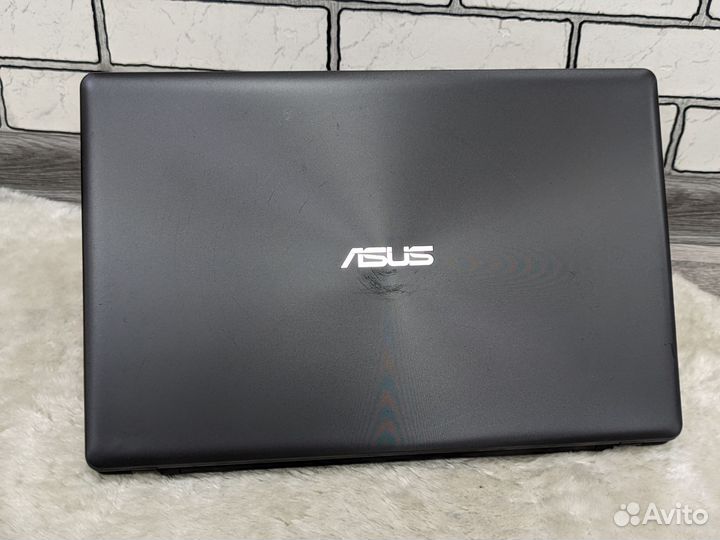 Asus / Pentium 2117U /GT710M /8GB /SSD 240Gb