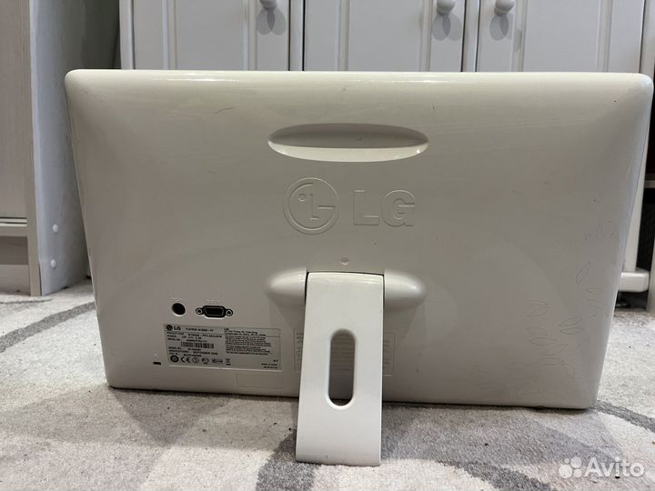 Монитор LG W1930SV