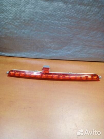Фонарь задний (стоп сигнал) Mercedes-Benz