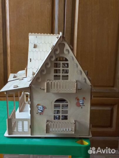 Кукольный домик с мебелью