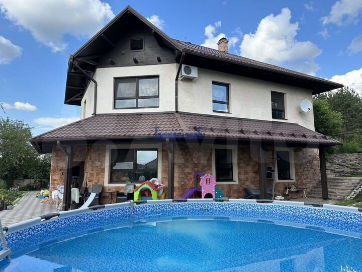 Коттедж 200 м² на участке 30 сот.