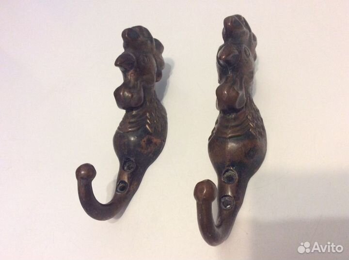 Вешалка настенная, крючок