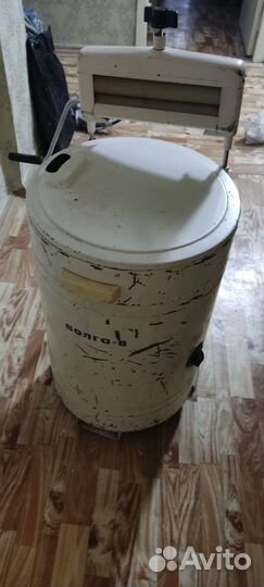 Стиральная машина Волга 8 с центрифугой. Раритет