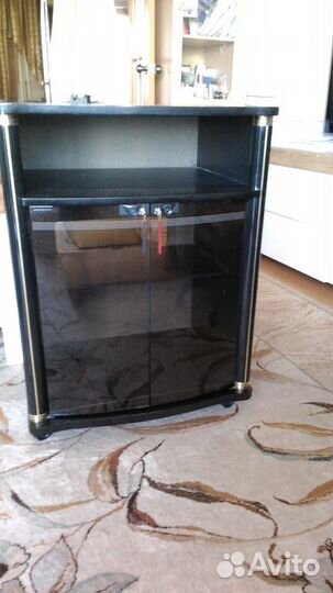 Тумба под телевизор.Отличное состояние