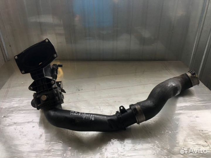 Патрубок интеркулера Mercedes-Benz C-Class W204