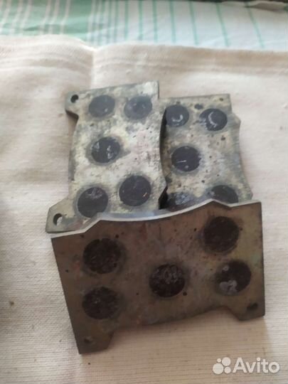 Тормозные колодки на Москич
