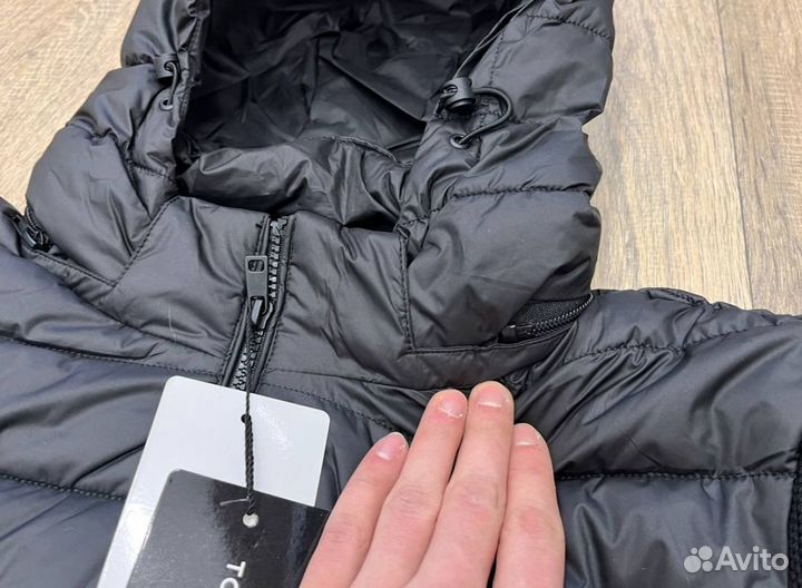 Куртки Tommy Hilfinger эргономичные