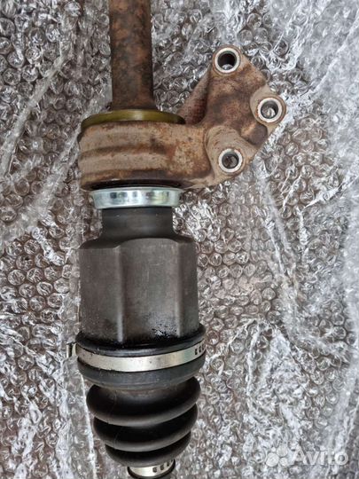 Привод передний правый и левый Мазда 3 бк АКПП 1.6