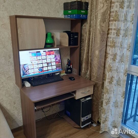 Стол компьютерный