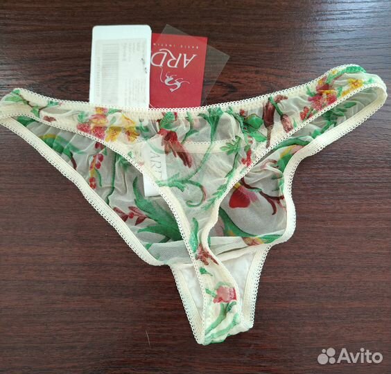 Женские трусики стринги