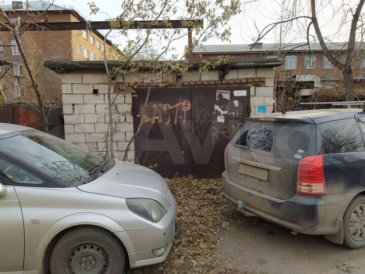 Гараж, > 30 м²