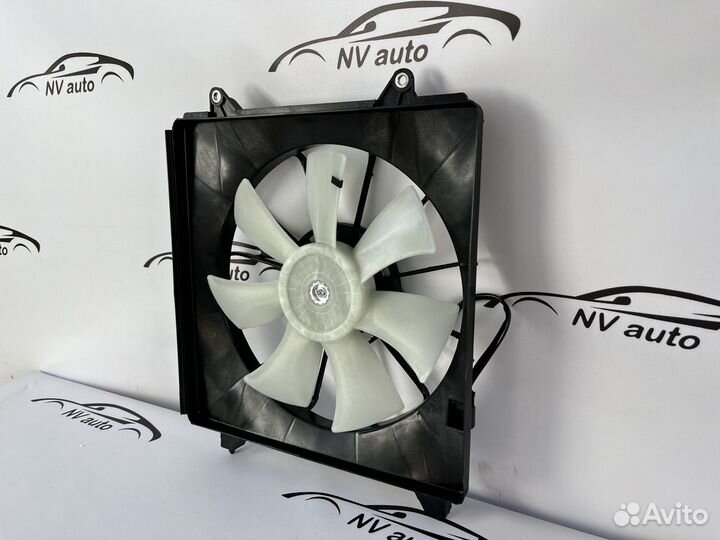 Honda Accord 8 диффузор радиатора правый 08-13