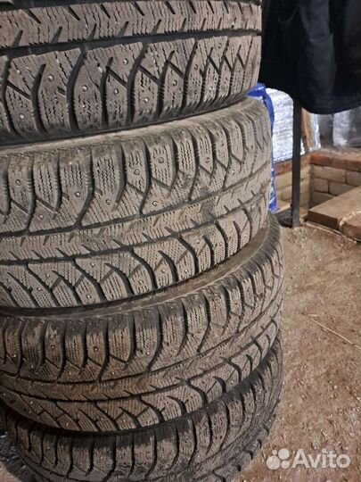 Bridgestone Ice Cruiser 7000 205/55 R16