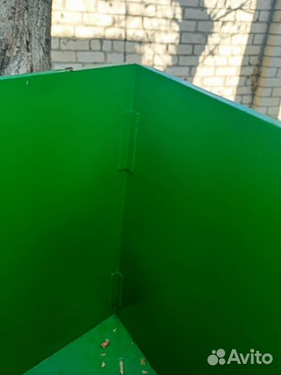 Мусорный контейнер