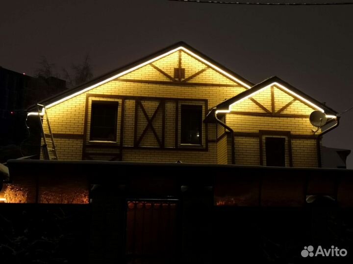 Украшения домов, подсветка зданий