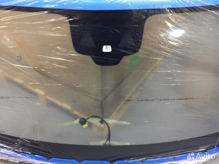 Лобовое стекло Mercedes W213