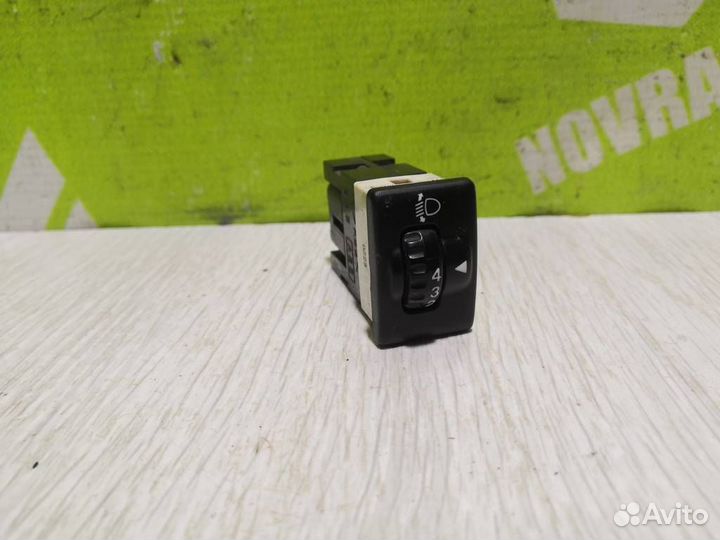 Кнопка корректора фар Сузуки Балено 98-07