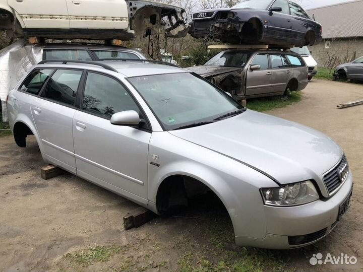 Зеркало правое Audi A4 B6