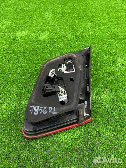 Фонарь в крышку багажника левый Mercedes-Benz