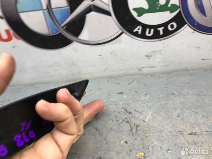 Накладка декоративная передняя левая Audi Q3 8U 1