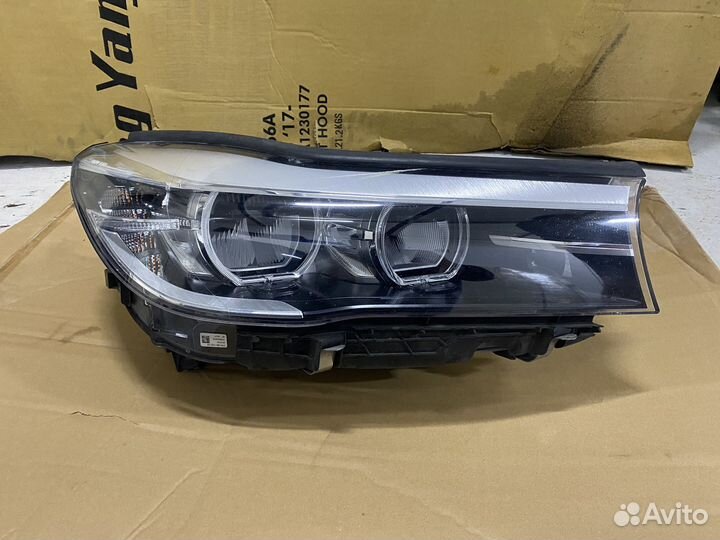 Фара правая на BMW G11 G12 (Америка)