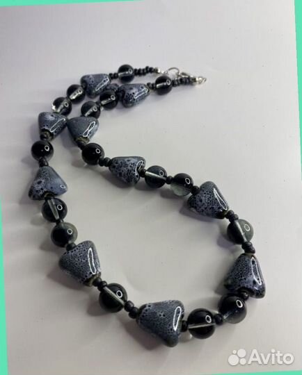 Крупные серые бусы керамика 46 см