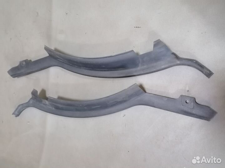 Накладка стойки задняя низ Mitsubishi Mirage 1991