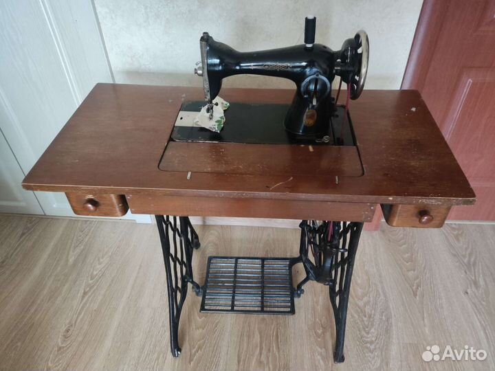 Швейная машина подольск ножная