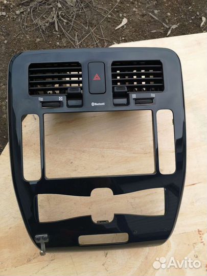 Рамки под магнитолу и климат Nissan Leaf