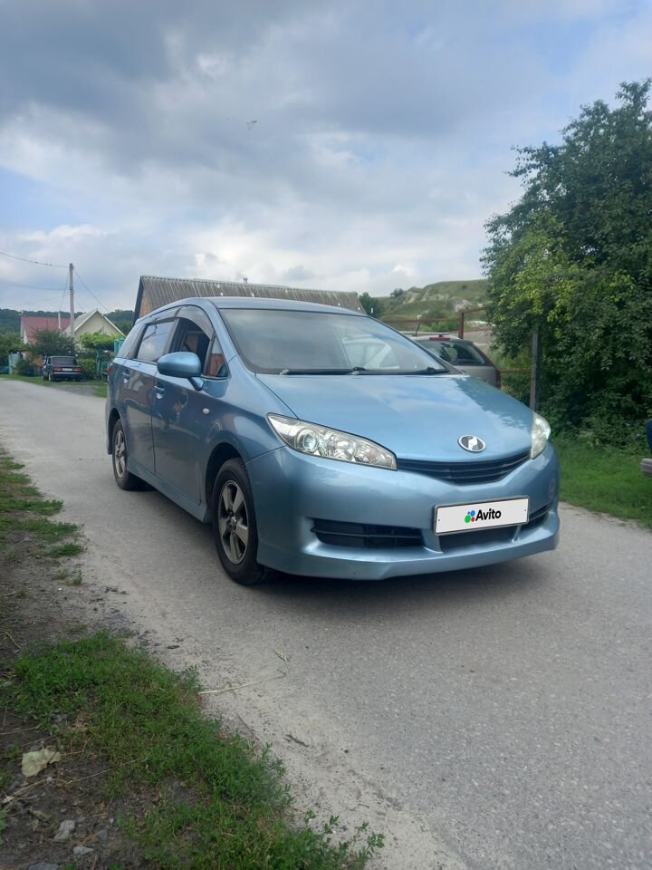 Toyota Wish: фото владельца