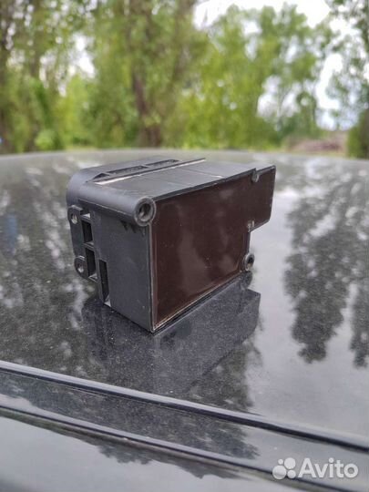 Блок клапанов пневмоподвески Audi A8 D4