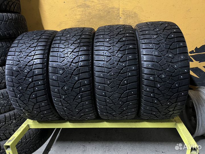 Bridgestone Blizzak Spike-02 245/45 R17