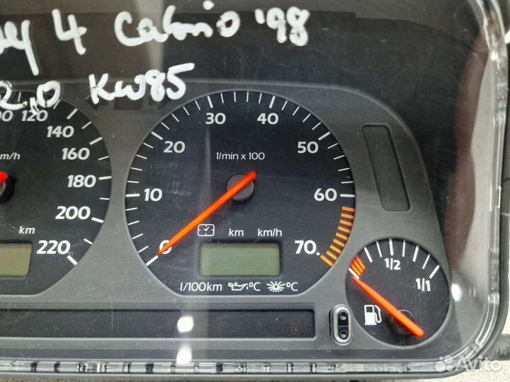 Приборная панель (Щиток) VW Golf 3 - 1E0919880B