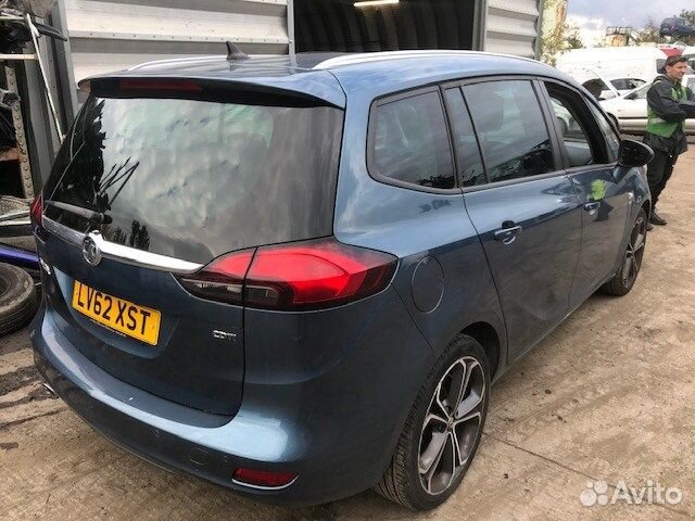 Разбор на запчасти Opel Zafira C 2011