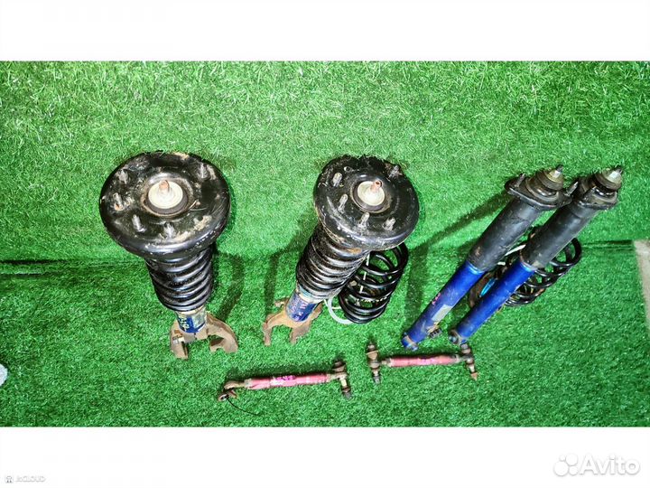 Стойка на honda odyssey RA6,RA7,RA8,RA9