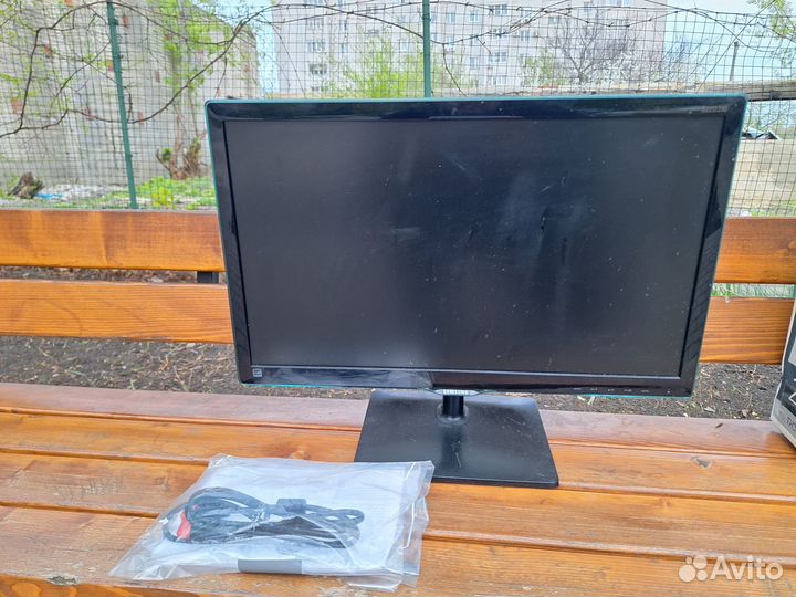 Монитор Samsung 22 дюйма