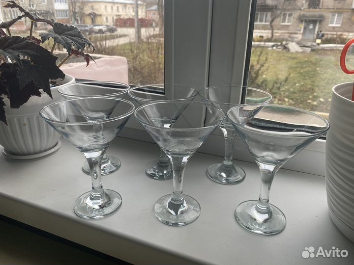 Бокалы под мартини