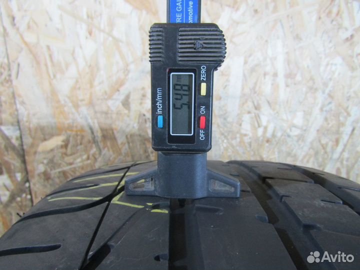 Pirelli P Zero PZ4 255/40 R19