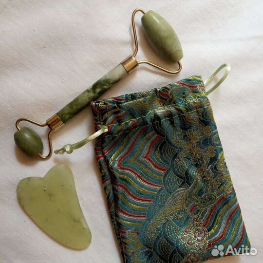 Скребок гуаша, ролик для массажа лица пакетом